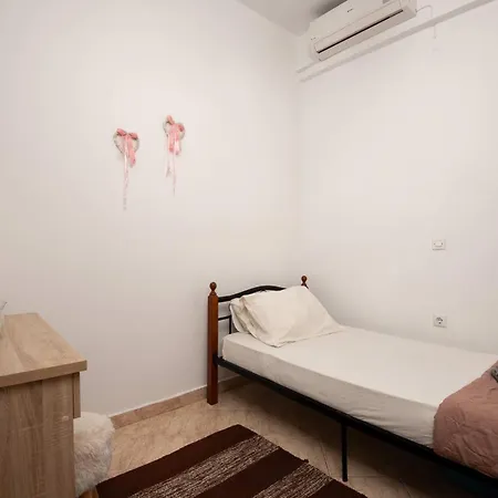 Dimitras Apartman *